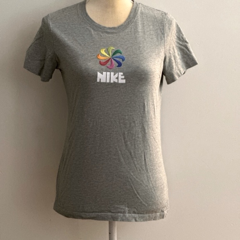 Nike Short Sleeve Tee Shirt